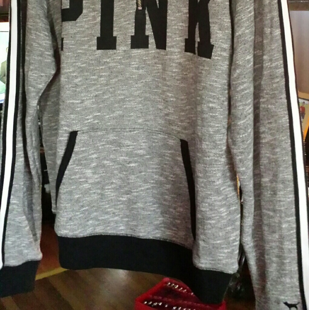 NWOT,VS PINK LIMITED EDITION HALF ZIP - Picture 2 of 5